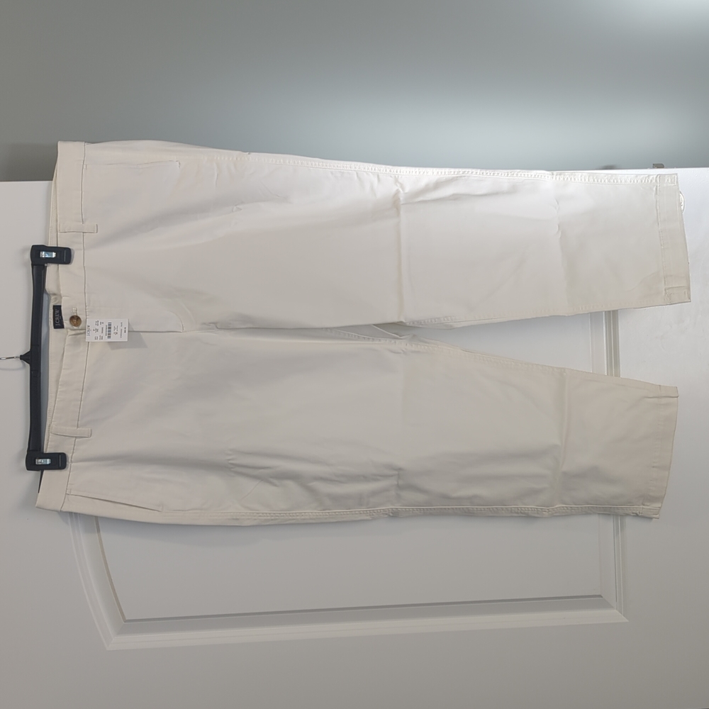 J. Crew Flat front, High rise, Girlfriend Chino, size 22, white